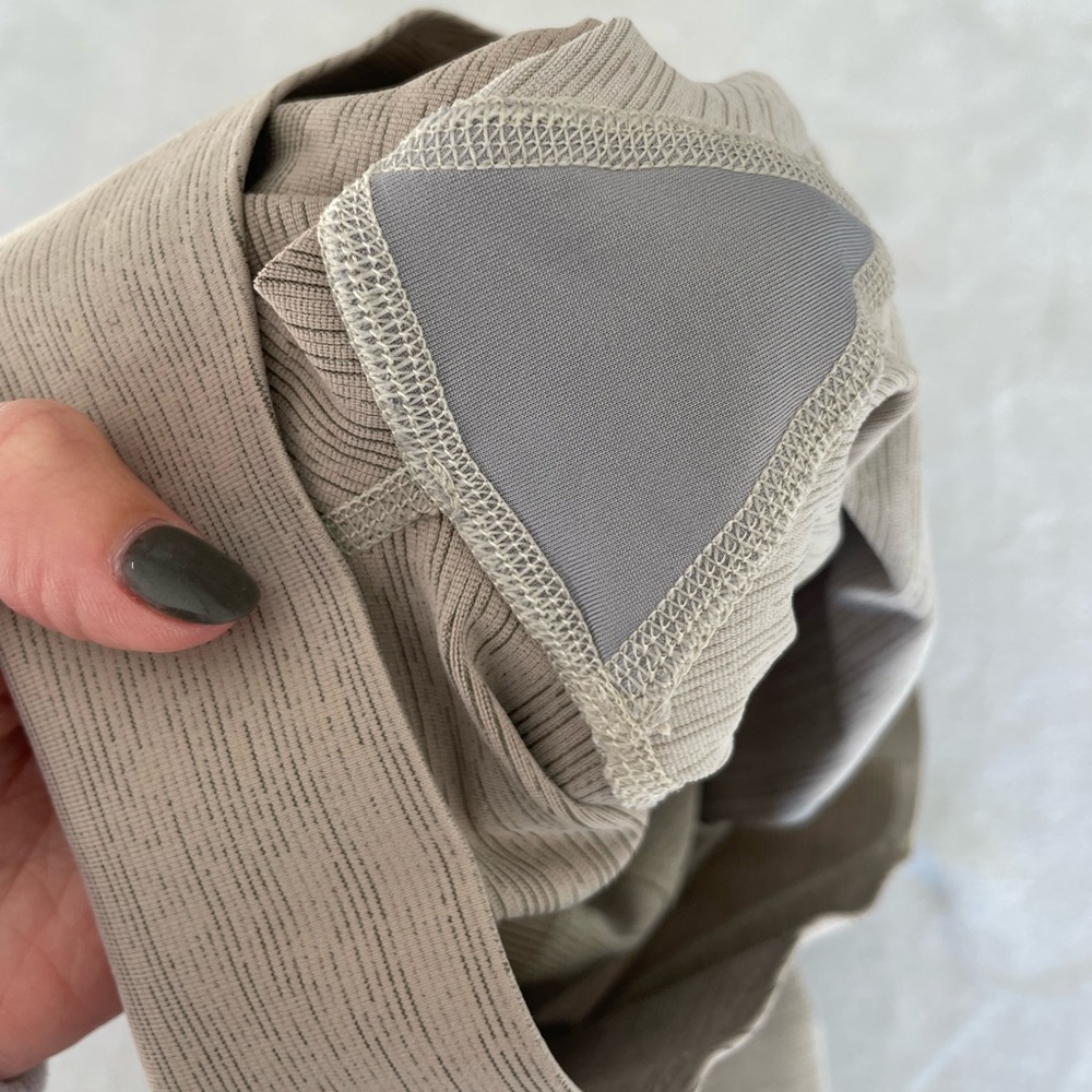 Outdoor voices tech sweat two tone colorblock 7/8 leggings - Picture 12 of 14